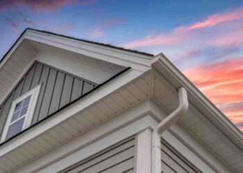 Consider Replacing Your Siding and Gutters at the Same Time?